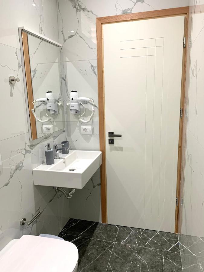 Duka Apts Apartamento Sarandë